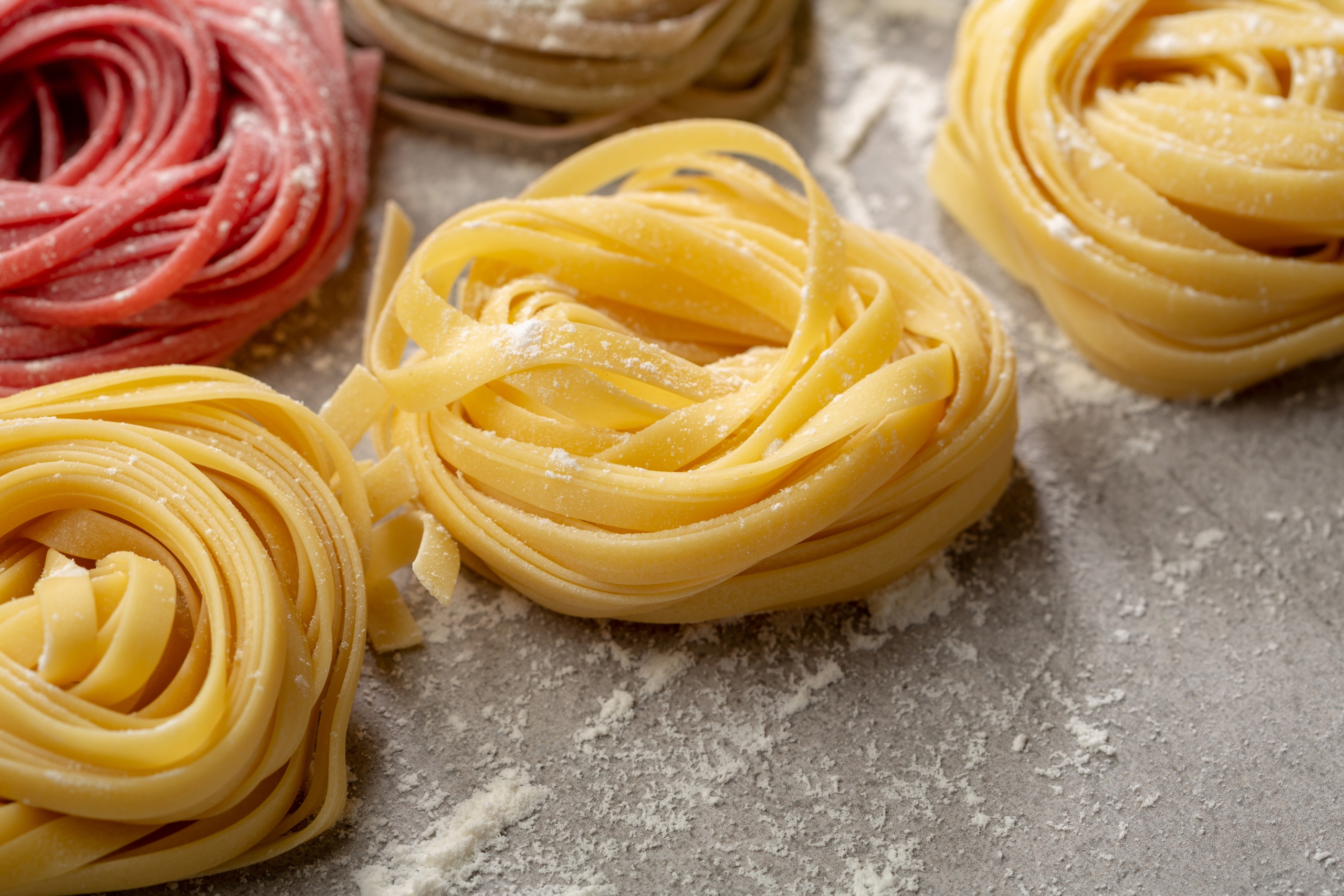 A variety of Italian pasta noddles.